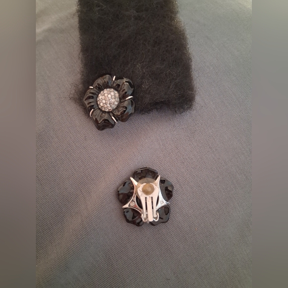 Swarovski Vintage Elegant Black Flower Earrings - Picture 2 of 3